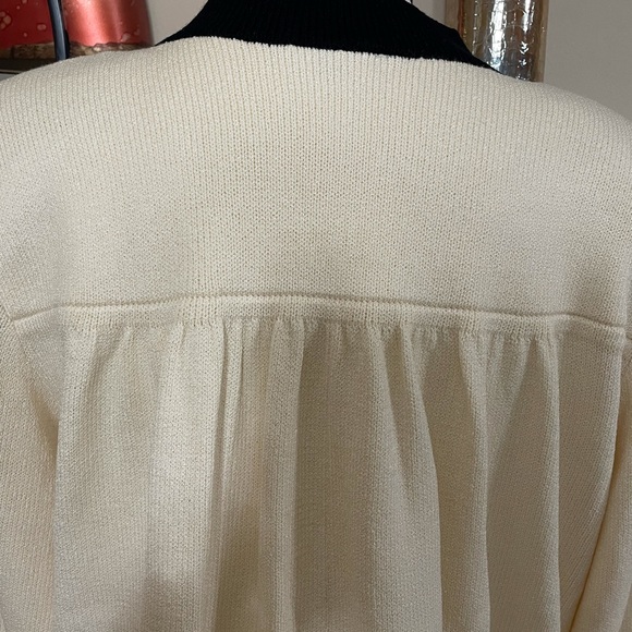 St. John Knit Cardigan - Picture 6 of 10